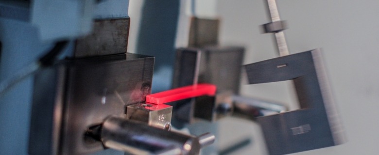 CHARPY Pendelschlagversuch Prüfungen Kunststoffen