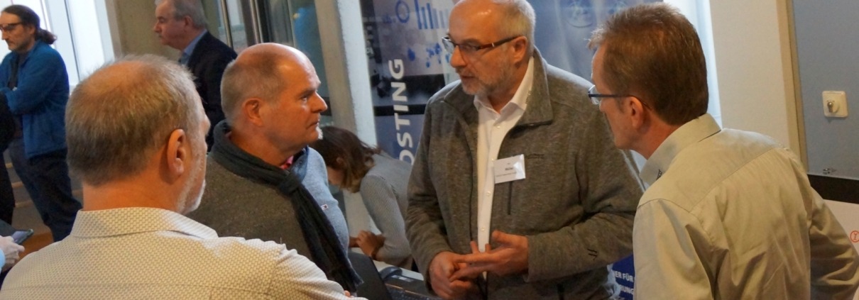 Horber Werkzeugtag 2020 - Teilnehmer im Foyer Horber Werkzeugtag 2020