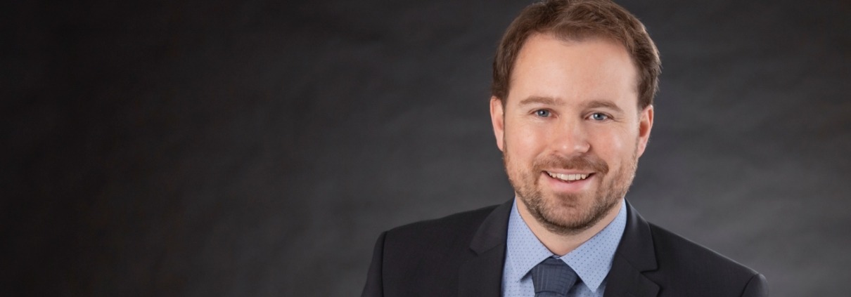 Prof. Dr. Oliver Keßling: Professor für Kunststofftechnik und Fachmann für 3D-Druck und Kunststoffidentifikation.